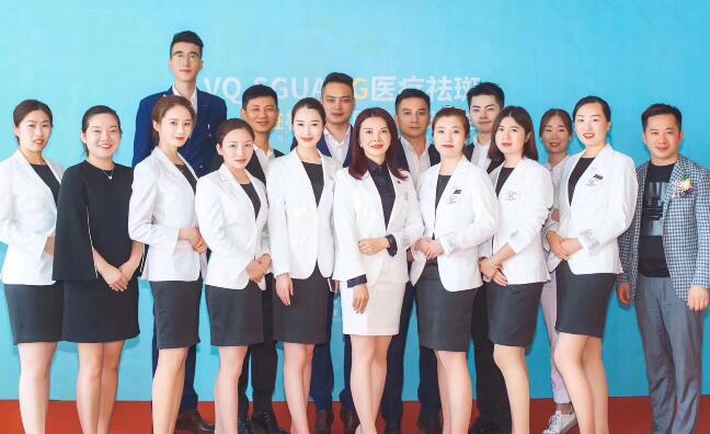 南京西服定做廠家為(wèi)醫(yī)療美容機構定制服裝(zhuāng)