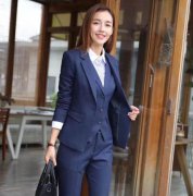 南京西服定做工(gōng)廠為(wèi)職業女士提供專業服裝(zhuāng)定制